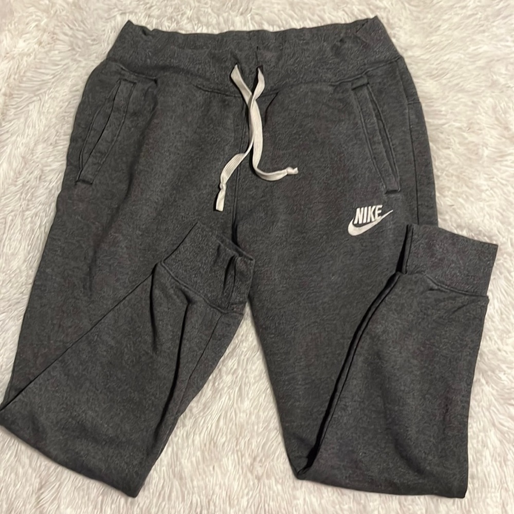 Sweats with zip back pocket